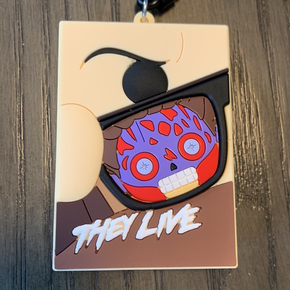 Universal Figural Bag Clip - Series 2 - They Live Poster - Picture 3 of 3